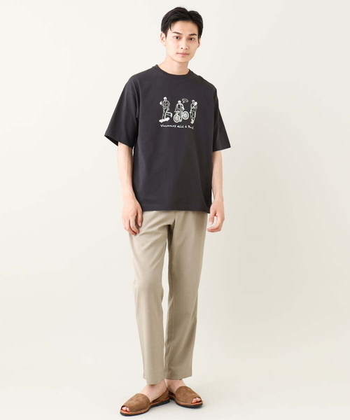a.v.v(アーヴェヴェ)の「【ucaU×a.v.vコラボ】イラストワイドシルエットTシャツ(Tシャツ/カットソー・メンズ・チャコールグレー/ホワイト・46/48/50)」の4枚目の写真
