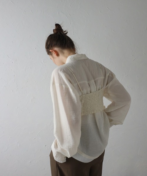 MINERTE(ミネルテ)の「【MINERTE】flip-sequin bustier / スパンコールVネックビスチェ(ベスト・レディース・アイボリー/ブラック・FREE)」の17枚目の写真