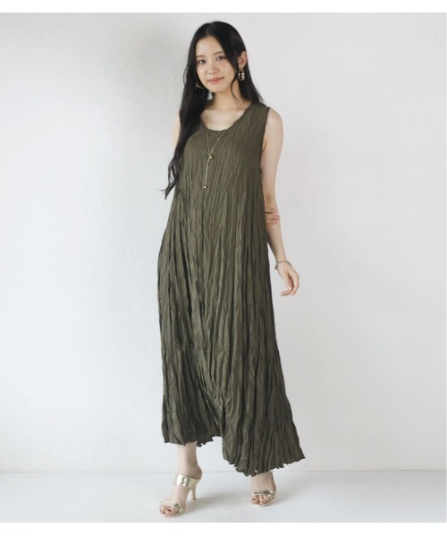 OTONA(オトナ)の「ノースリーブロングワンピース無地(ワッシャー加工)(ワンピース・レディース・ネイビー/カーキ/グレー/ブラック・FREE)」の3枚目の写真