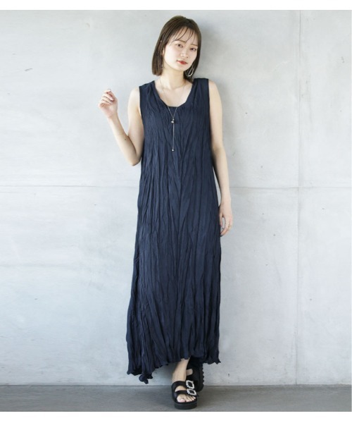 OTONA(オトナ)の「ノースリーブロングワンピース無地(ワッシャー加工)(ワンピース・レディース・ネイビー/カーキ/グレー/ブラック・FREE)」の10枚目の写真
