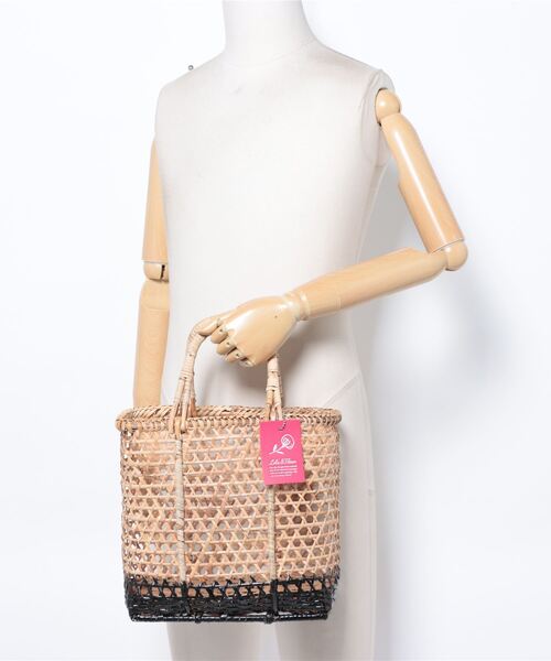 LILA&FLEUR（リラアンドフルール）の「Paint Rattan Basket S（かごバッグ・レディース・ピンク系/グリーン系/ブルー系/ブラック系・SMALL）」の5枚目の写真
