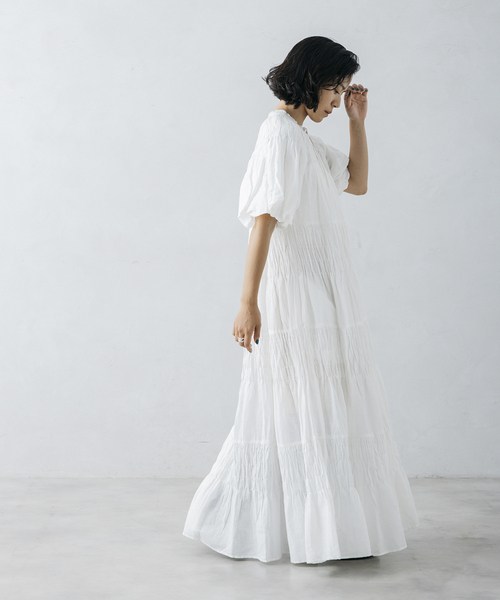 JOURNAL STANDARD(ジャーナルスタンダード)の「【nude vintage×JOURNAL STANDARD】スモッキングティアードワンピース(ワンピース・レディース・ベージュ/アイボリー/ブラック・FREE)」の13枚目の写真