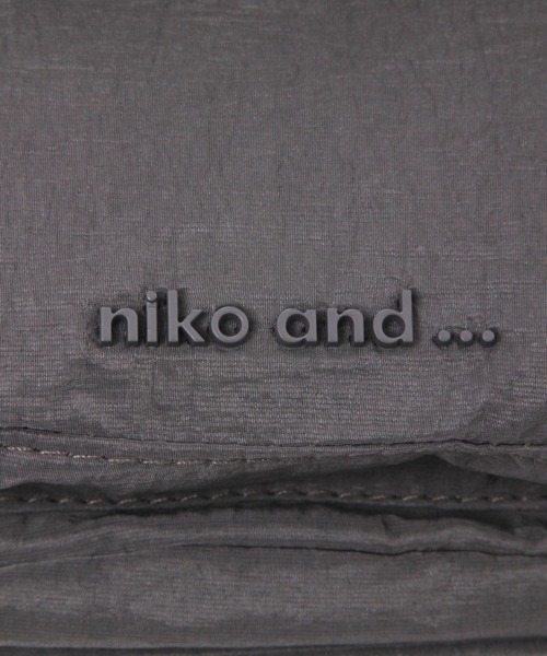 niko and...（ニコアンド）の「オリジナルマルチポケットショルダーバッグ（ショルダーバッグ・レディース・アイボリー/ブラック/グレー/ブラック系/シルバー/ホワイト系・0）」の11枚目の写真