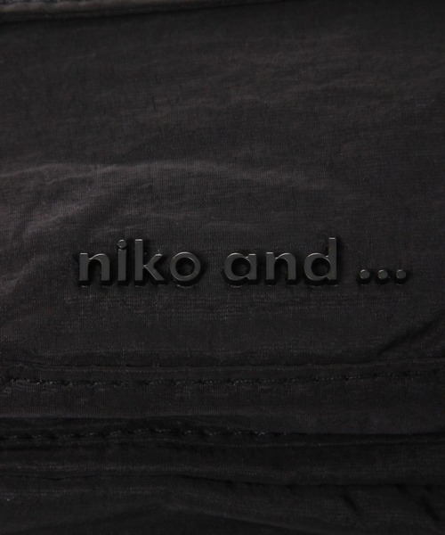 niko and...（ニコアンド）の「オリジナルマルチポケットショルダーバッグ（ショルダーバッグ・レディース・アイボリー/ブラック/グレー/ブラック系/シルバー/ホワイト系・0）」の12枚目の写真