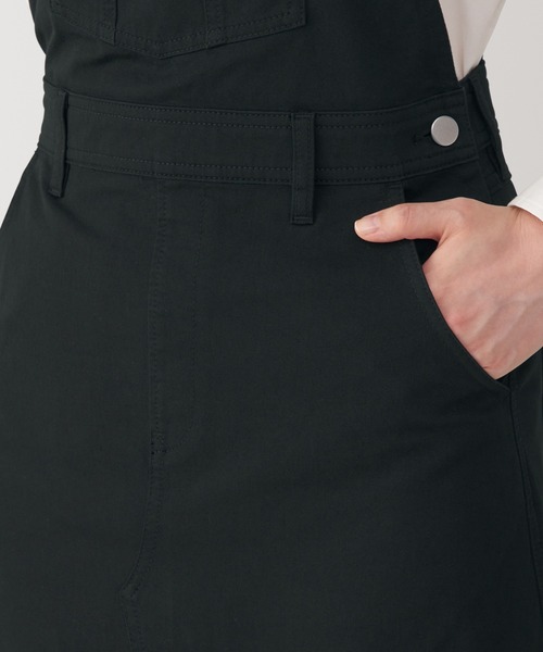 無印良品（ムジルシリョウヒン）の「婦人　ストレッチチノサロペットスカート（サロペット/オーバーオール・レディース・ブラック/ダークベージュ/カーキ系・S/M/L/XL）」の8枚目の写真