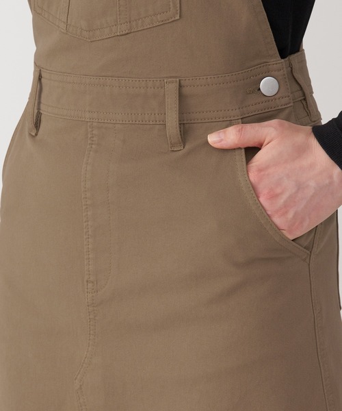 無印良品（ムジルシリョウヒン）の「婦人　ストレッチチノサロペットスカート（サロペット/オーバーオール・レディース・ブラック/ダークベージュ/カーキ系・S/M/L/XL）」の17枚目の写真