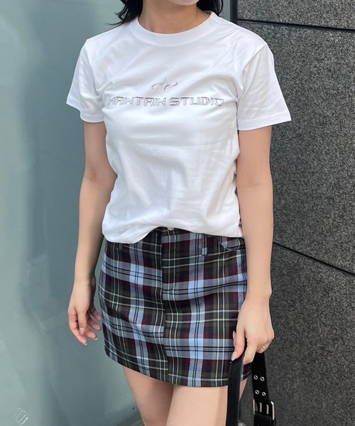 fiere(フィエール)の「メタリックデザインショート丈半袖Tシャツ(Tシャツ/カットソー・レディース・ホワイト・X-SMALL)」の2枚目の写真