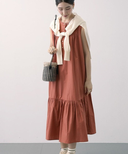 saloon（サルーン）の「SALOON(サルーン)/T/Cヘンリーギャザー切り替えワンピース【手洗い可】（ワンピース・レディース・オレンジ/ブラック・FREE）」の18枚目の写真