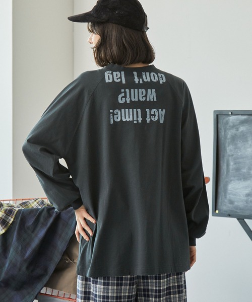 MONO-MART LADY'S(モノマートレディース)の「メッセージロゴかすれプリント ラグラン 長袖Tシャツ(Tシャツ/カットソー・レディース・オートミール/スミクロ/ネイビー/アイボリー・FREE)」の3枚目の写真