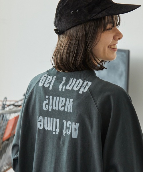 MONO-MART LADY'S(モノマートレディース)の「メッセージロゴかすれプリント ラグラン 長袖Tシャツ(Tシャツ/カットソー・レディース・オートミール/スミクロ/ネイビー/アイボリー・FREE)」の22枚目の写真