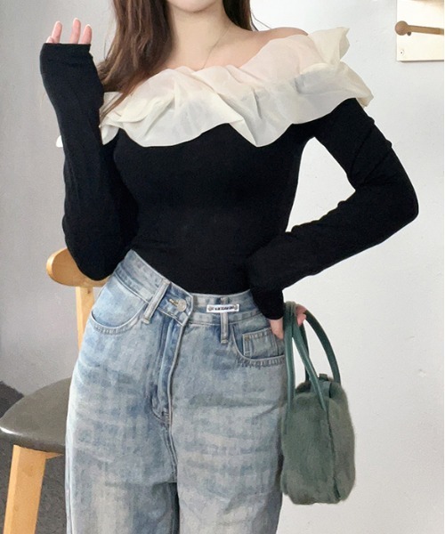 gossip！ロサンゼルス（ゴシップロサンゼルス）の「Y2K フリルオフショルプルオーバー（Tシャツ/カットソー・レディース・ブラック・FREE）」の4枚目の写真