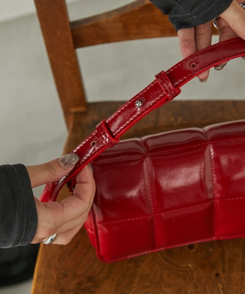 Aunt Marie's（アントマリーズ）の「パデッドキルティングスクエアショルダーバッグ（ショルダーバッグ・レディース・アイボリー/ブラック/レッド・FREE）」の10枚目の写真