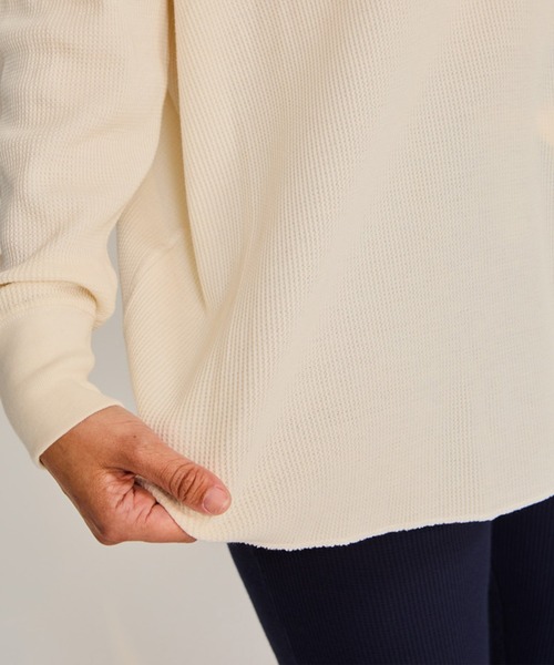 ＪＵＧＬＡＮＳ（ユグランス）の「【Hanes/ヘインズ】HW4-A502 HENLYNECK/ヘンリーネック/ロングスリーブ/ワッフル/フリーサイズ/レディース（Tシャツ/カットソー・レディース・オフホワイト/グレー/ブラック/ネイビー・FREE）」の13枚目の写真