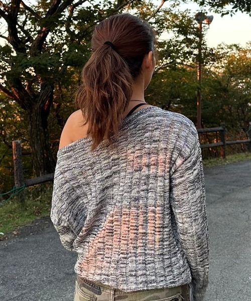 INTER FACTORY(インターファクトリー)の「FUKA - ワンオフショルニット made in INTER FACTORY(ニット/セーター・レディース・ブラック×ホワイト/ブラウン・FREE)」の7枚目の写真