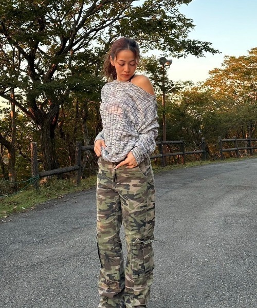 INTER FACTORY(インターファクトリー)の「FUKA - ワンオフショルニット made in INTER FACTORY(ニット/セーター・レディース・ブラック×ホワイト/ブラウン・FREE)」の15枚目の写真
