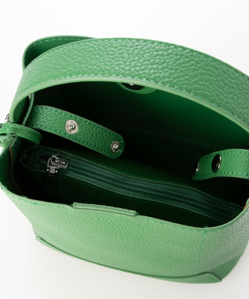 cache cache（カシュ カシュ）の「カシュカシュ cachecache / シボ合皮ミニバゲットバッグ（ショルダーバッグ・レディース・ブラック/シルバー/グリーン/ベージュ系その他・FREE）」の18枚目の写真