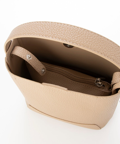 cache cache（カシュ カシュ）の「カシュカシュ cachecache / シボ合皮ミニバゲットバッグ（ショルダーバッグ・レディース・ブラック/シルバー/グリーン/ベージュ系その他・FREE）」の11枚目の写真