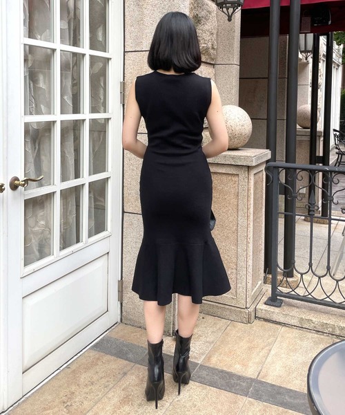 Julia Boutique（ジュリアブティック）の「選べるミディアム丈・ロング丈 Vネック ノースリーブ マーメイドニットワンピース（ワンピース・レディース・ブラック系1/グレー系1/ワイン系1/アイボリー系1/グレー系2/アイボリー系2/ブラック系2/ワイン系2・ONE）」の10枚目の写真