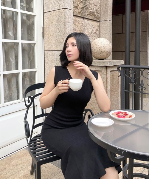 Julia Boutique（ジュリアブティック）の「選べるミディアム丈・ロング丈 Vネック ノースリーブ マーメイドニットワンピース（ワンピース・レディース・ブラック系1/グレー系1/ワイン系1/アイボリー系1/グレー系2/アイボリー系2/ブラック系2/ワイン系2・ONE）」の13枚目の写真