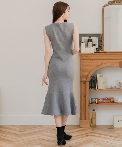 Julia Boutique（ジュリアブティック）の「選べるミディアム丈・ロング丈 Vネック ノースリーブ マーメイドニットワンピース（ワンピース・レディース・ブラック系1/グレー系1/ワイン系1/アイボリー系1/グレー系2/アイボリー系2/ブラック系2/ワイン系2・ONE）」の20枚目の写真