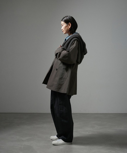 SALON adam et rope'(サロン アダム エ ロペ)の「【WEB限定】ショートトレンチジャケット(トレンチコート・レディース・キャメル/チャコールグレー・FREE)」の6枚目の写真