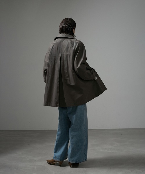 SALON adam et rope'(サロン アダム エ ロペ)の「【WEB限定】ショートトレンチジャケット(トレンチコート・レディース・キャメル/チャコールグレー・FREE)」の8枚目の写真