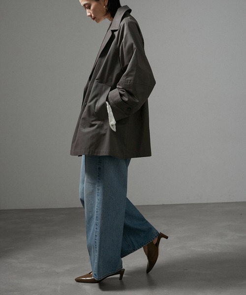 SALON adam et rope'(サロン アダム エ ロペ)の「【WEB限定】ショートトレンチジャケット(トレンチコート・レディース・キャメル/チャコールグレー・FREE)」の10枚目の写真