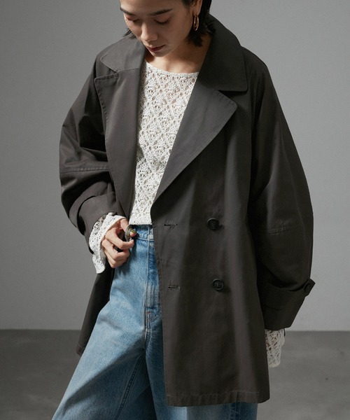 SALON adam et rope'(サロン アダム エ ロペ)の「【WEB限定】ショートトレンチジャケット(トレンチコート・レディース・キャメル/チャコールグレー・FREE)」の12枚目の写真