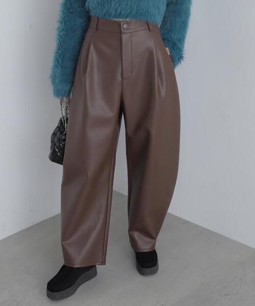 FREE'S MART（フリーズマート）の「◆合皮タックカーヴィーパンツ（その他パンツ・レディース・ブラウン/ブラック・SMALL/MEDIUM）」の21枚目の写真