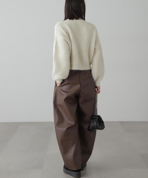 FREE'S MART（フリーズマート）の「◆合皮タックカーヴィーパンツ（その他パンツ・レディース・ブラウン/ブラック・SMALL/MEDIUM）」の3枚目の写真