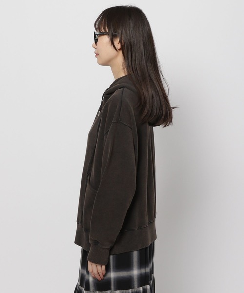 niko and（ニコアンド）の「スノーウォッシュジップパーカー