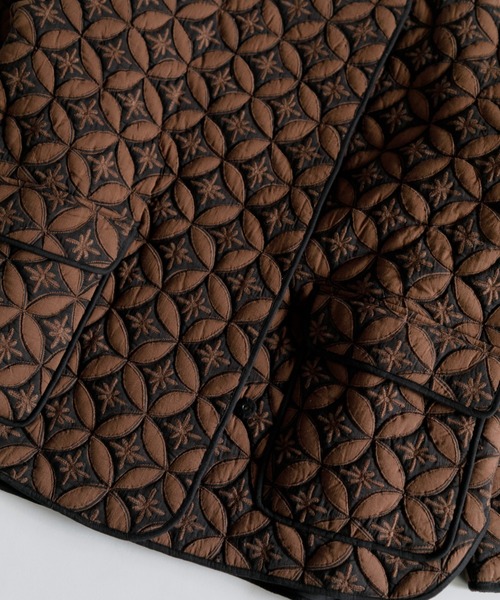 AMERICAN RAG CIE（アメリカンラグシー）の「LEIN キルトジャケット（ノーカラージャケット・レディース・ブラウン/サーモンピンク・FREE）」の10枚目の写真