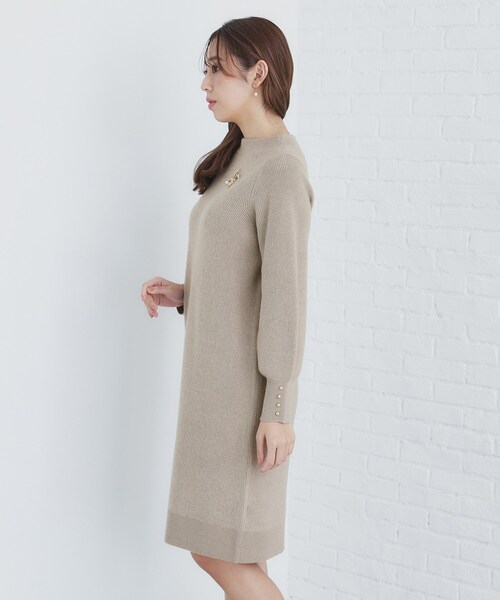 index（インデックス）の「◆《5color》ブローチ付き 畦編みニットワンピース【洗濯機洗い可】（ワンピース・レディース・ブラック系7/ベージュ/ネイビー/ライトグレー/サックスブルー系7・00）」の12枚目の写真