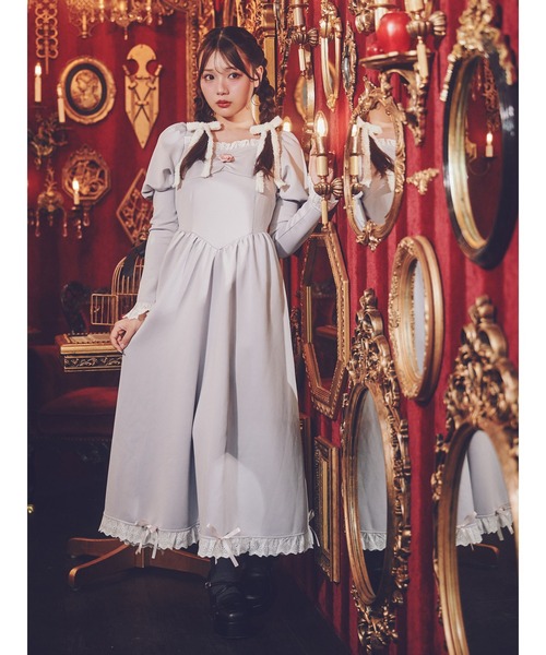 Me roir(ミーロワール)の「ローズモチーフプリンセスカットワンピース(ワンピース・レディース・ブラック/オフホワイト/グレー・M)」の14枚目の写真