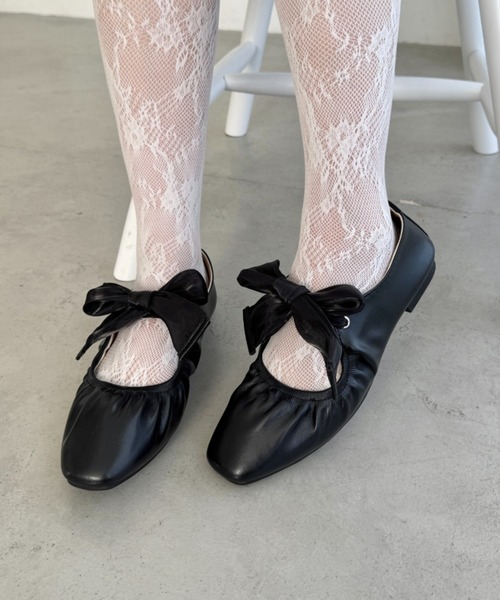 SOLLON.(ソルロン)の「オーガンジーリボンメリージェーンパンプス(パンプス・レディース・ブラック/シルバー・24.5cm/23.5cm/22.5cm)」の2枚目の写真