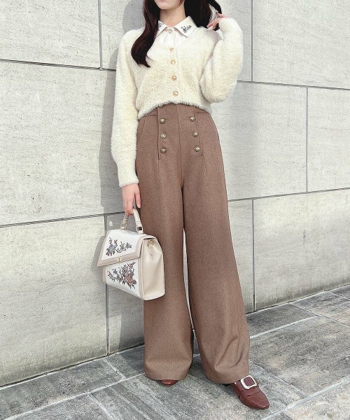 an another angelus（アンアナザーアンジェラス）の「エンブレム釦フェザーニットカーディガン/ananotherangelus（カーディガン/ボレロ・レディース・ダークグレー/アイボリー/ピンク系その他・FREE）」の5枚目の写真