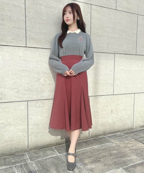 an another angelus（アンアナザーアンジェラス）の「リボンローズ刺繍フェザーニットプルオーバー/ananotherangelus（ニット/セーター・レディース・グレー×ピンク/アイボリー・FREE）」の4枚目の写真