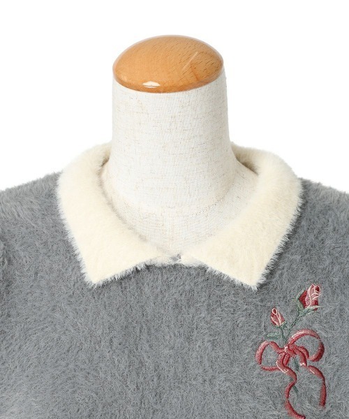 an another angelus（アンアナザーアンジェラス）の「リボンローズ刺繍フェザーニットプルオーバー/ananotherangelus（ニット/セーター・レディース・グレー×ピンク/アイボリー・FREE）」の15枚目の写真