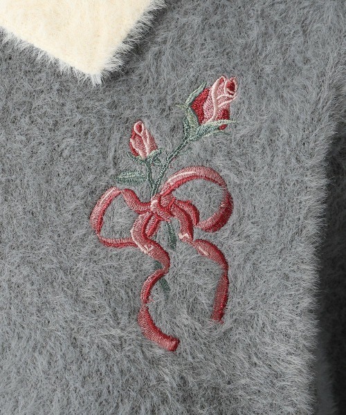 an another angelus（アンアナザーアンジェラス）の「リボンローズ刺繍フェザーニットプルオーバー/ananotherangelus（ニット/セーター・レディース・グレー×ピンク/アイボリー・FREE）」の13枚目の写真