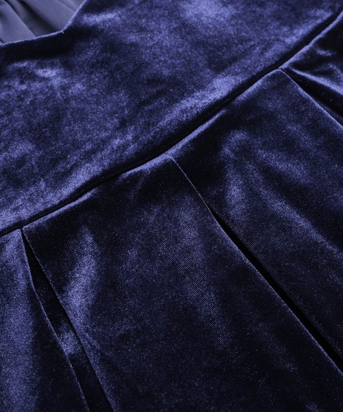 AMELY（エミリー）の「ベロアキャミソール＆ワイドパンツ セットアップ（セットアップ・レディース・ネイビー/ブラウン/ブラック・フリー）」の6枚目の写真