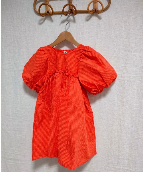 TARKER（ターカー）の「バルーン袖ワンピース（ワンピース・キッズ・ブラック/オレンジ・90/100/110/120/130/140/150）」の6枚目の写真