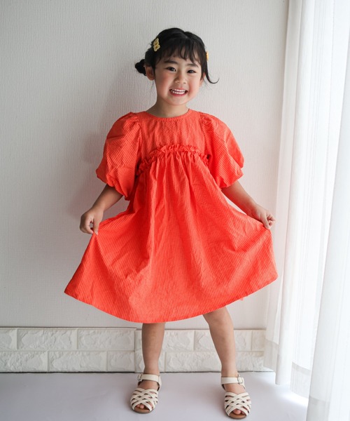 TARKER（ターカー）の「バルーン袖ワンピース（ワンピース・キッズ・ブラック/オレンジ・90/100/110/120/130/140/150）」の12枚目の写真