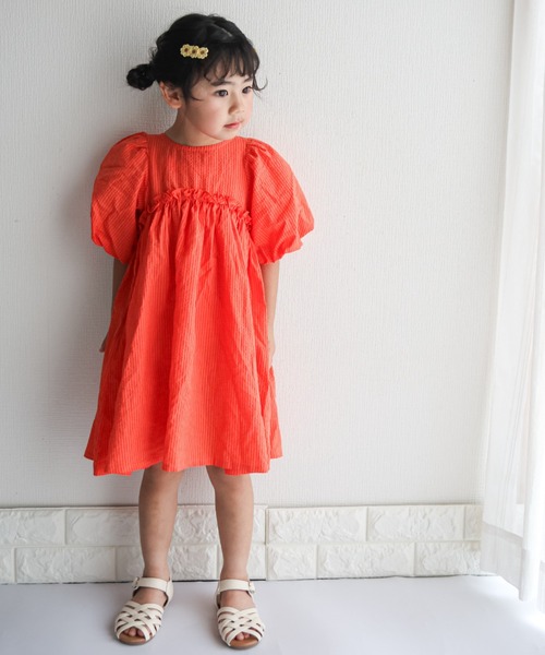 TARKER（ターカー）の「バルーン袖ワンピース（ワンピース・キッズ・ブラック/オレンジ・90/100/110/120/130/140/150）」の10枚目の写真