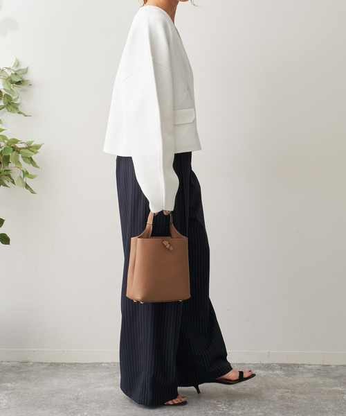 Spick & Span(スピックアンドスパン)の「Vネックニットジャケット(カーディガン/ボレロ・レディース・ネイビー/ホワイト・FREE)」の15枚目の写真