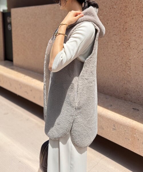 RIVE DROITE(リヴドロワ)の「【全骨格着やせ】2wayテレコTシャツ(Tシャツ/カットソー・レディース・グレー/ブラック/ライトベージュ/ブラウン/オフホワイト・FREE)」の14枚目の写真