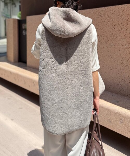 RIVE DROITE(リヴドロワ)の「【全骨格着やせ】2wayテレコTシャツ(Tシャツ/カットソー・レディース・グレー/ブラック/ライトベージュ/ブラウン/オフホワイト・FREE)」の15枚目の写真