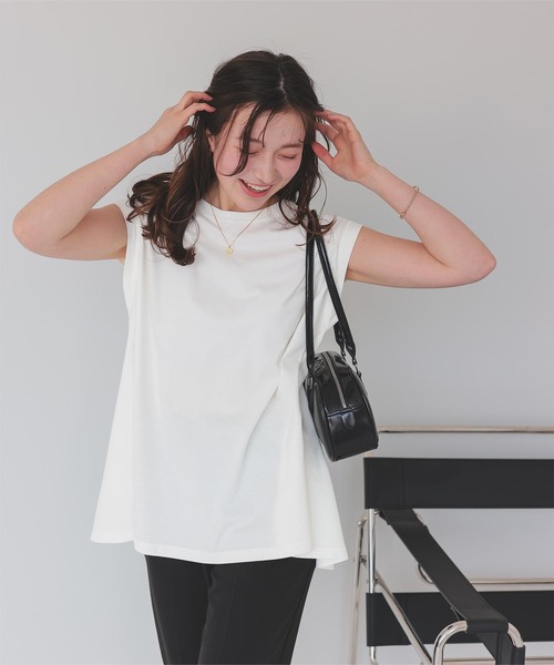 titivate(ティティベイト)の「汗染み防止バックフレアTシャツ(Tシャツ/カットソー・レディース・ブラウン/ライトグリーン/ホワイト/チャコール/ブラック/ローズ・S/M)」の2枚目の写真