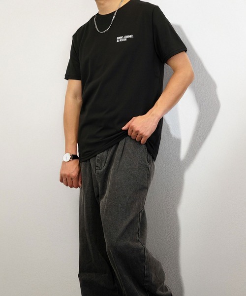 Burner（バーナー）の「【GROOVY STORE】ミニロゴTシャツ　吸水速乾 UVカット（Tシャツ/カットソー・メンズ・ブラック/ブラック系その他2/グレイッシュベージュ/オリーブ/オフホワイト/ブラック系その他3/ブルー/スミクロ/ミント/ネイビー/ホワイト/サーモンピンク・M/L/LL）」の14枚目の写真