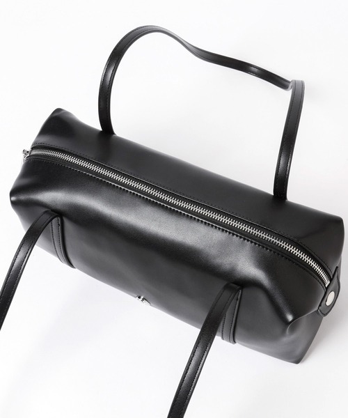 黒の合成皮革ボストンバッグ 春SALE！【合皮／ミドルサイズ】ボストンバッグ