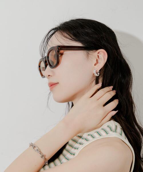 SMELLY（スメリー）の「ワイドフレームサングラス（メガネ・レディース・ブラウン/ブラック/ベージュ・-）」の17枚目の写真